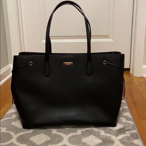 kate spade Handbags - NWOT Kate Spade tote - Laurel Way Ari